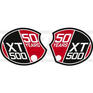 Seitendeckelaufkleber '50 Years XT500', Form passend für alle Seitendeckel bis Baujahr 1979 (Schloss links, rechts angeschrägt), 1 Paar